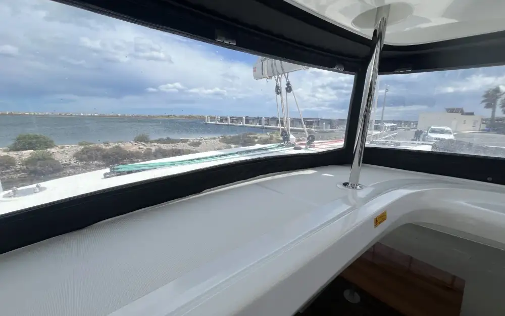 slider 9 Lagoon  450 Sport Top