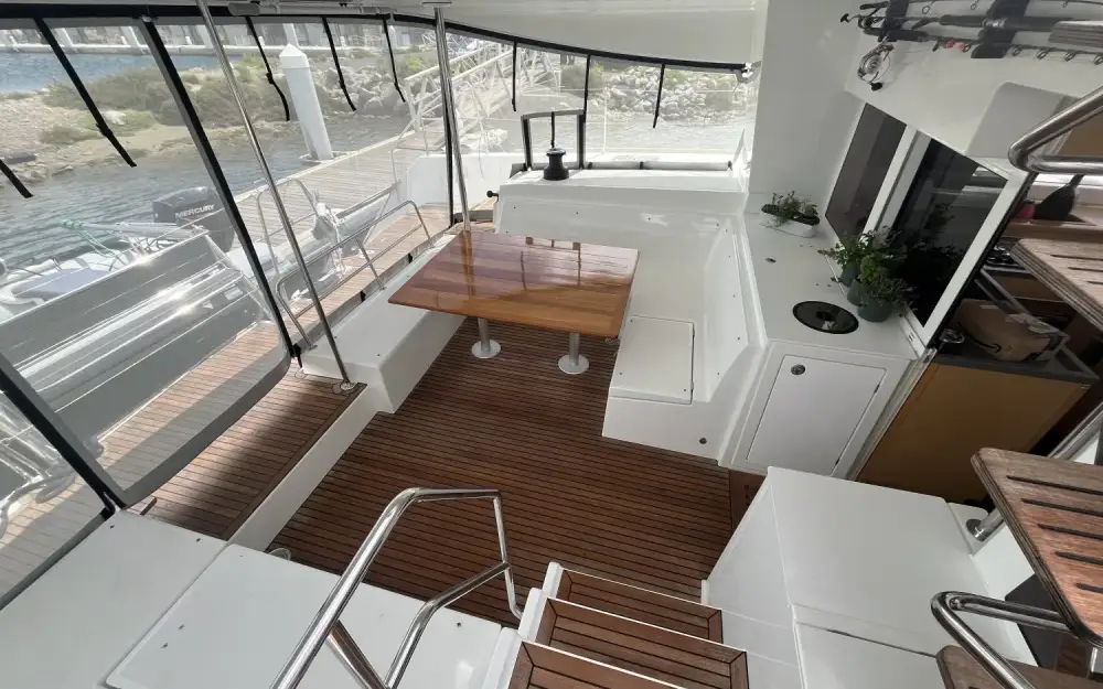 slider 10 Lagoon  450 Sport Top