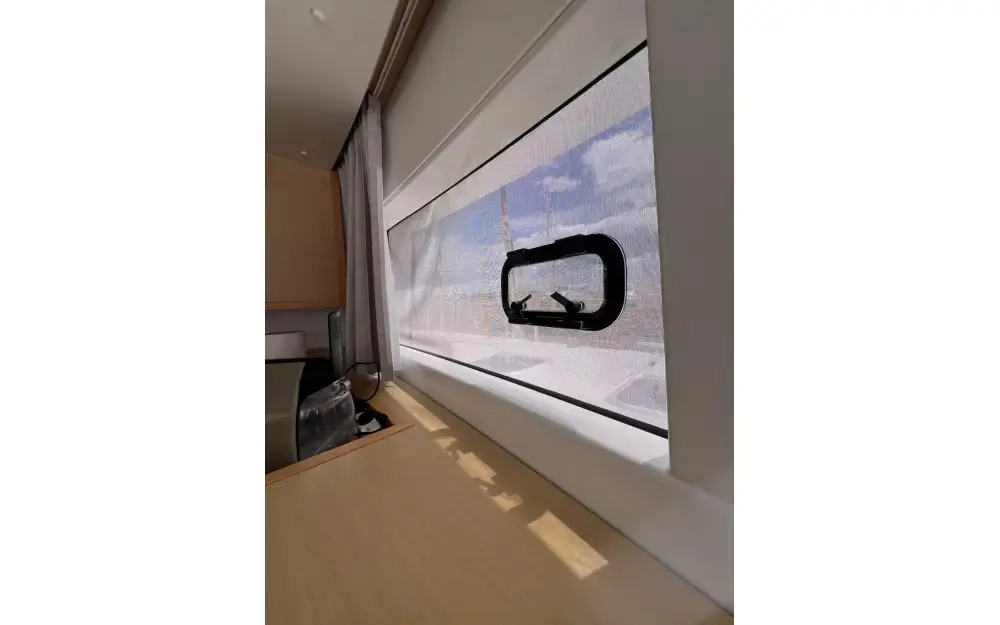 slider 22 Lagoon  450 Sport Top