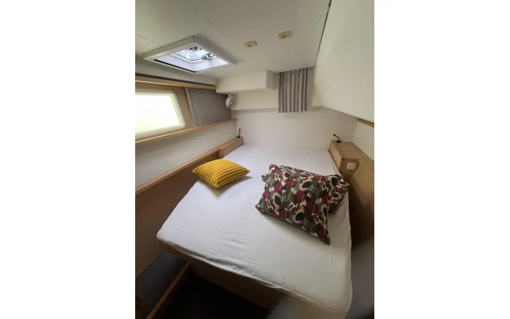 slider 34 Lagoon  450 Sport Top