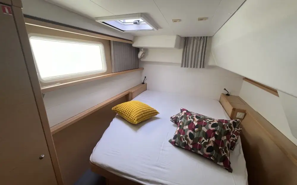 slider 35 Lagoon  450 Sport Top
