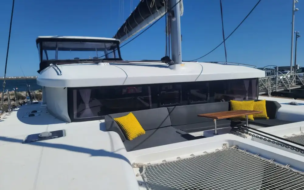 slider 4 Lagoon  450 Sport Top
