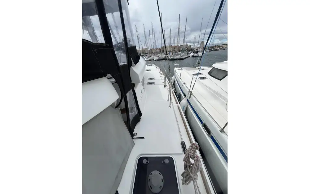 slider 55 Lagoon  450 Sport Top