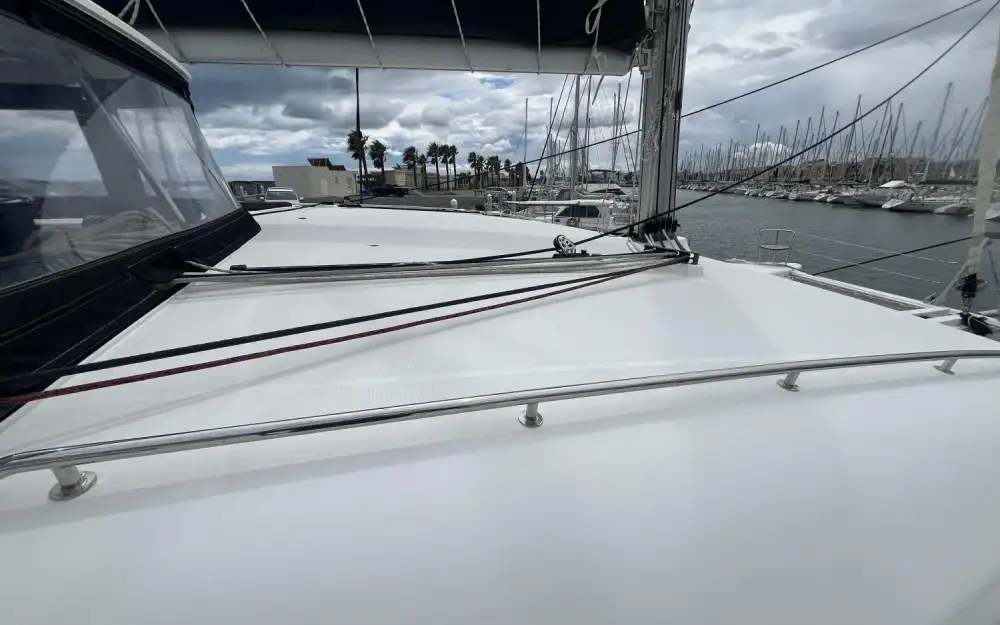 slider 57 Lagoon  450 Sport Top