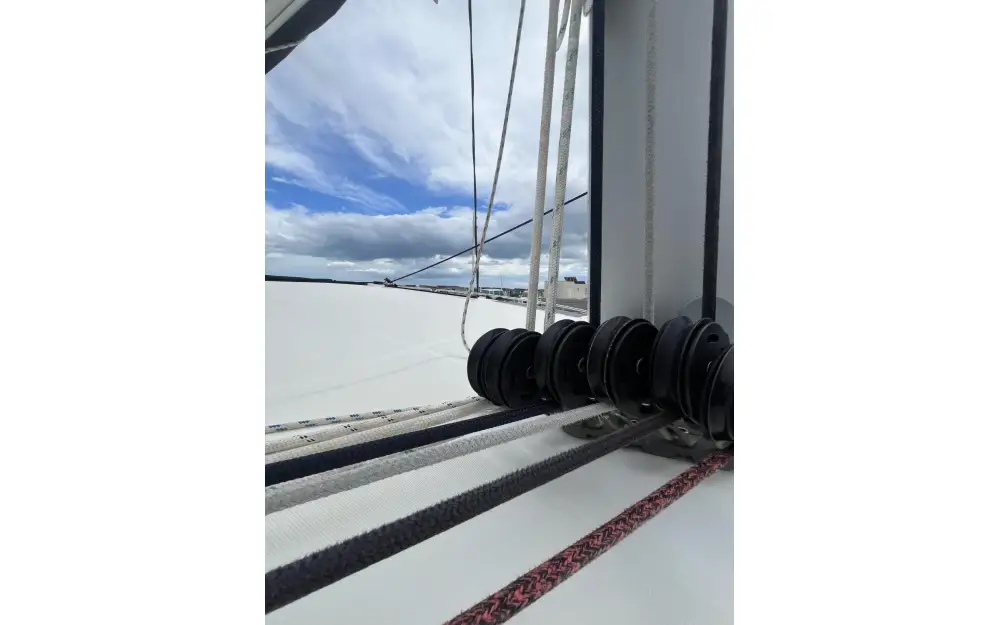slider 61 Lagoon  450 Sport Top