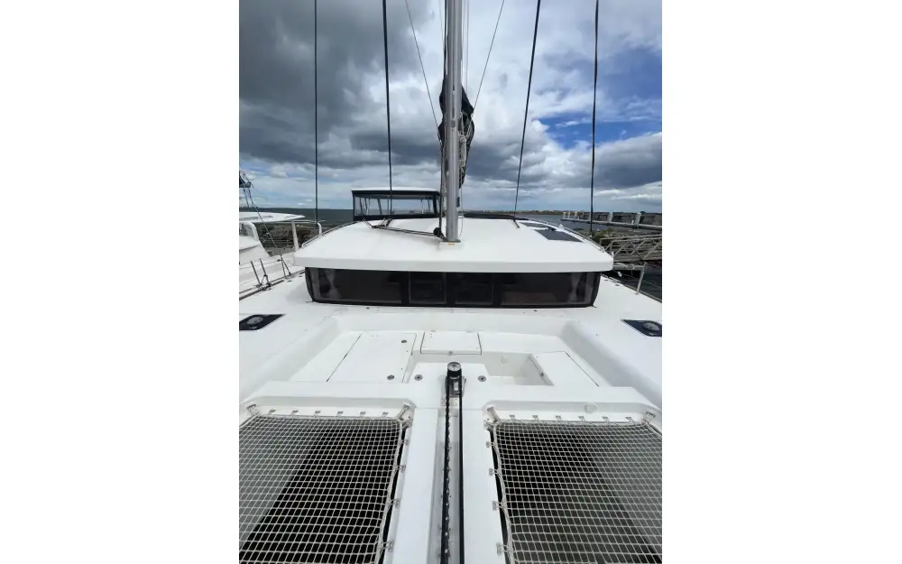 slider 64 Lagoon  450 Sport Top