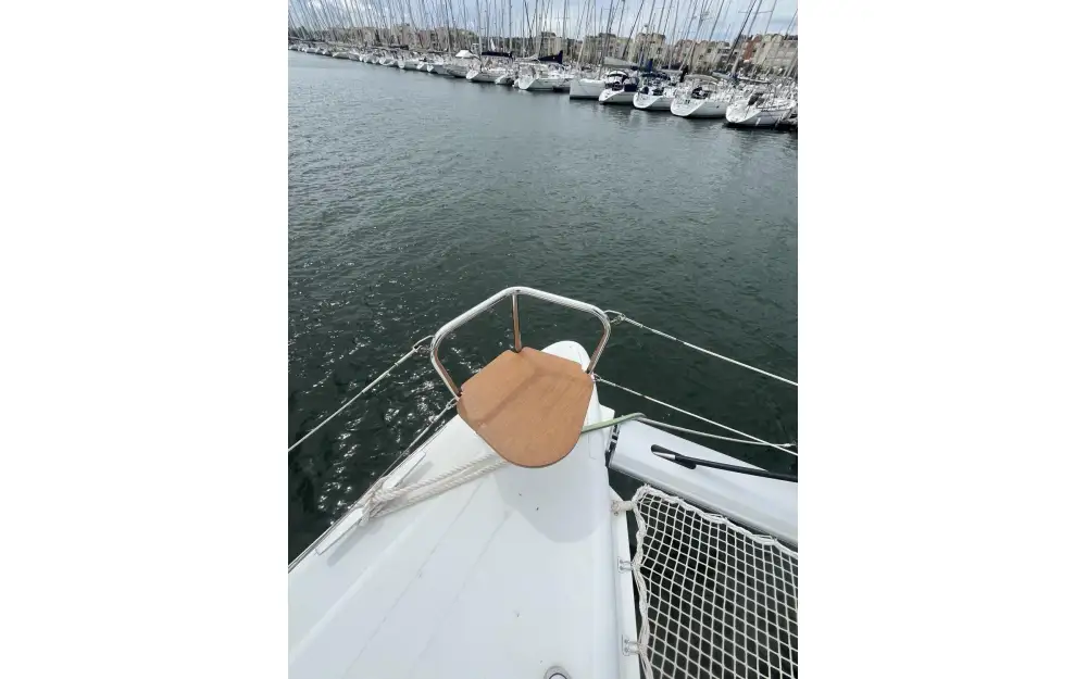slider 65 Lagoon  450 Sport Top