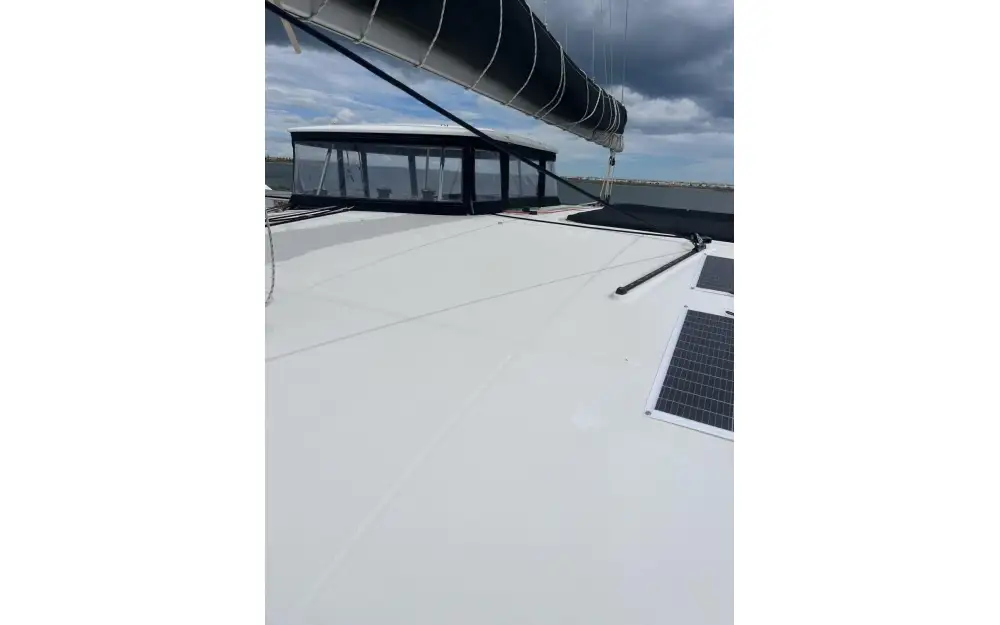 slider 69 Lagoon  450 Sport Top