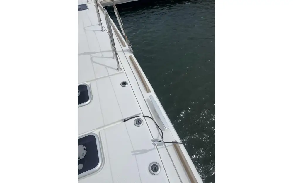 slider 77 Lagoon  450 Sport Top