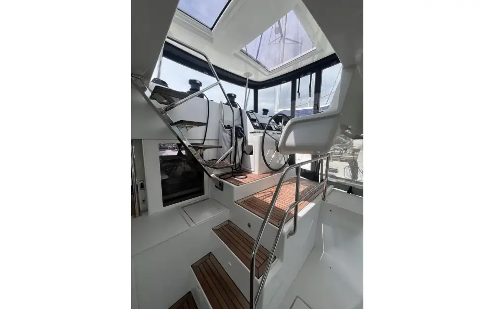 slider 7 Lagoon  450 Sport Top