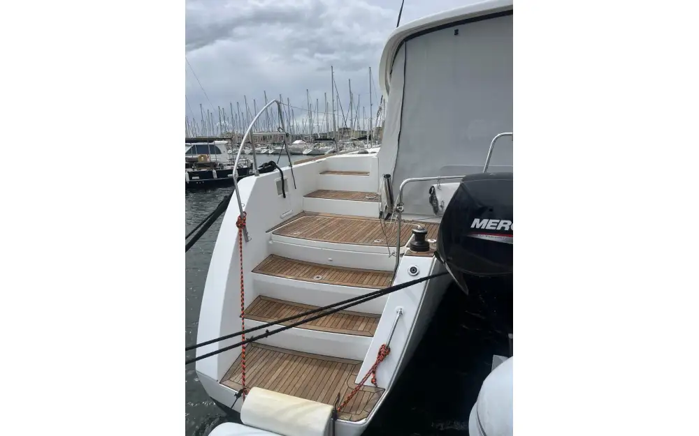 slider 83 Lagoon  450 Sport Top