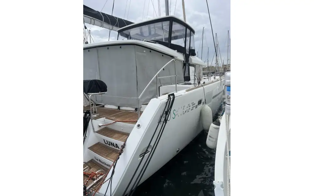 slider 84 Lagoon  450 Sport Top