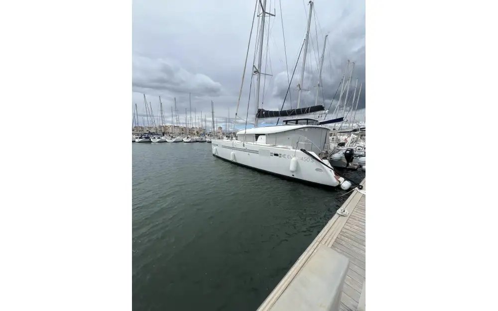 slider 86 Lagoon  450 Sport Top