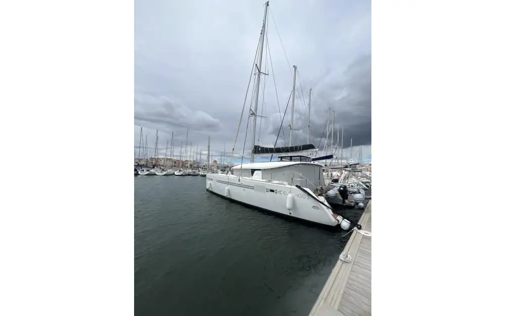 slider 87 Lagoon  450 Sport Top