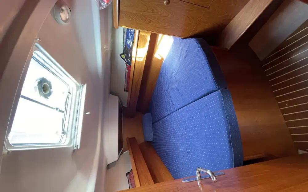 slider 12 Jeanneau Sun Odyssey 37
