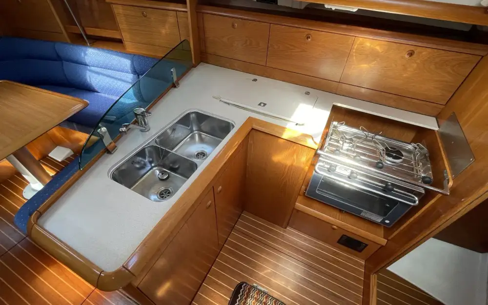 slider 14 Jeanneau Sun Odyssey 37
