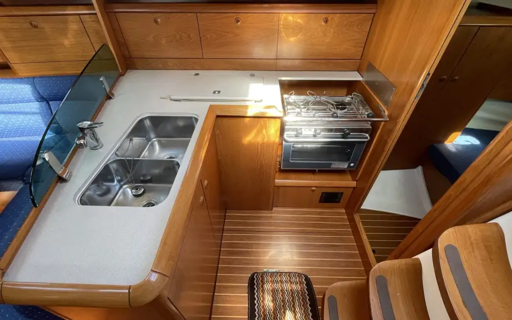 slider 15 Jeanneau Sun Odyssey 37