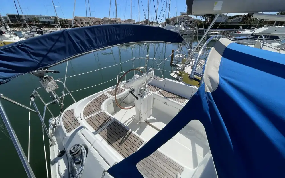 slider 5 Jeanneau Sun Odyssey 37