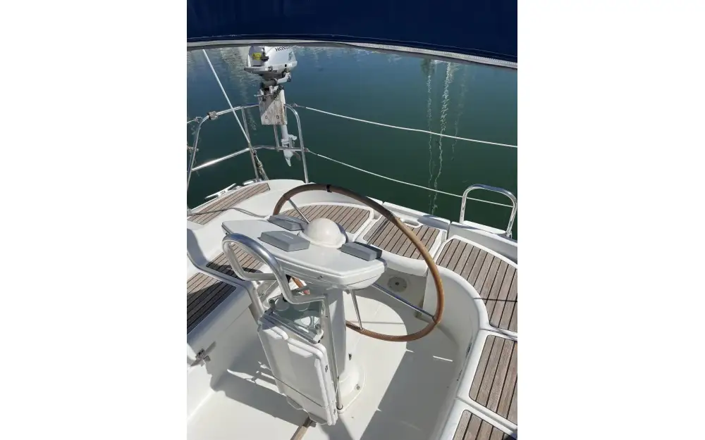 slider 8 Jeanneau Sun Odyssey 37