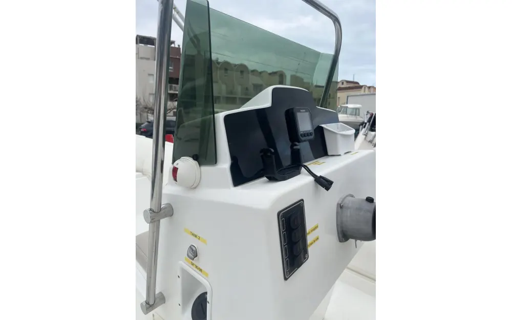 slider 11 Tiger Marine Tiger 650 Open