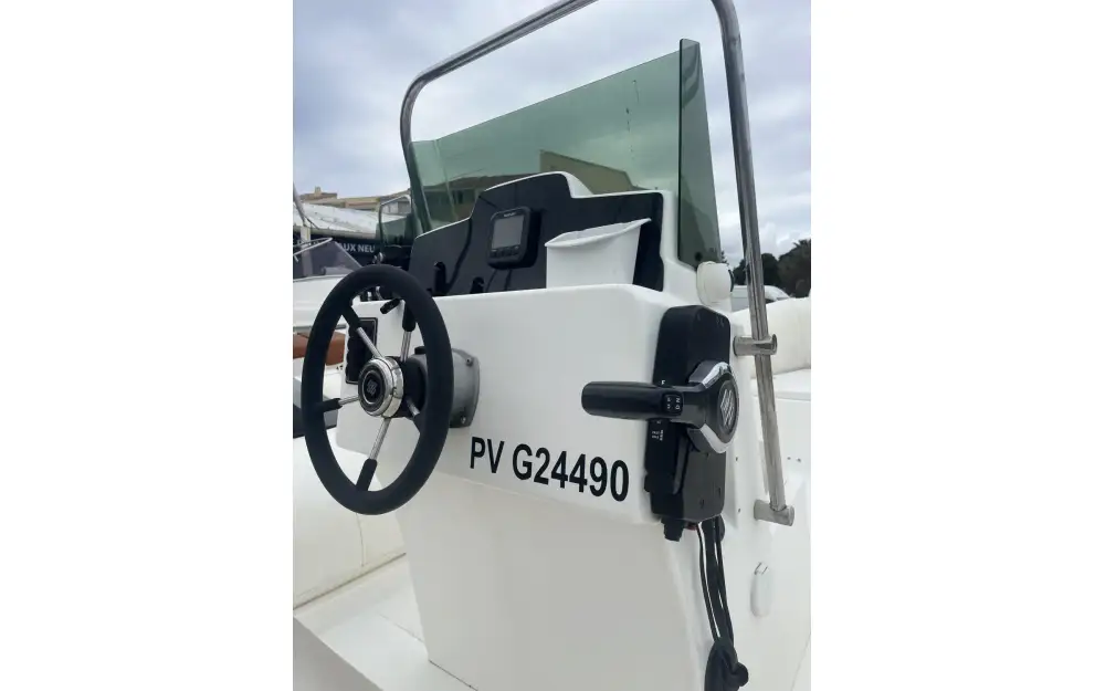 slider 8 Tiger Marine Tiger 650 Open