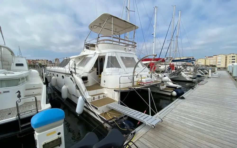 Charter CatsProwler 48