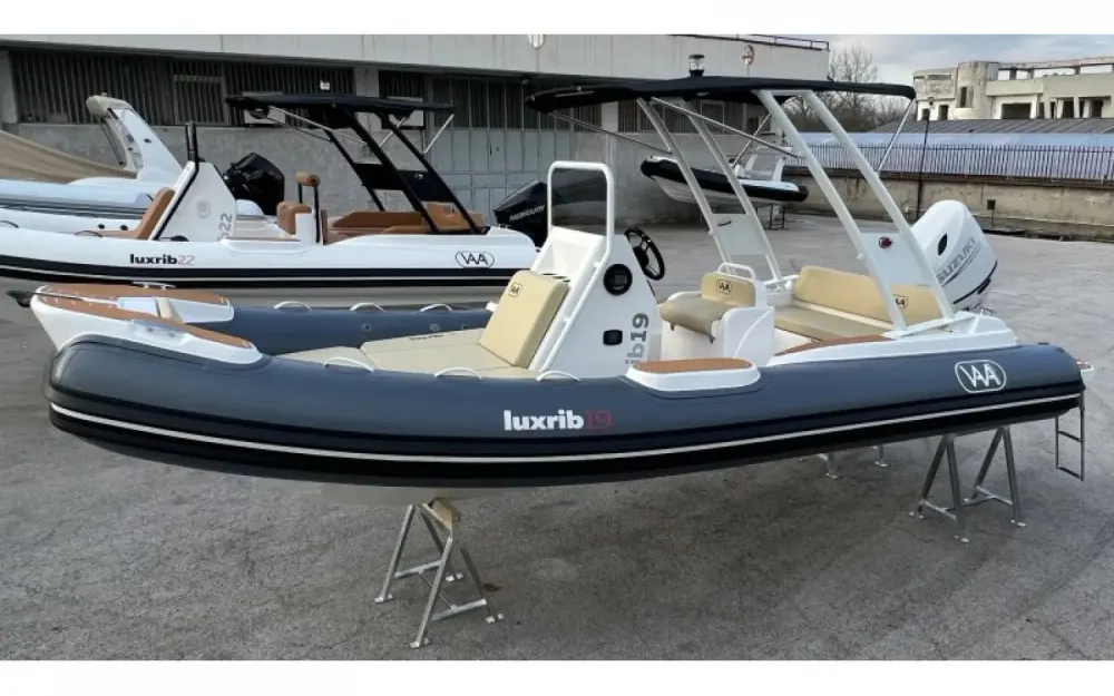 AqvaboatsLux Rib19