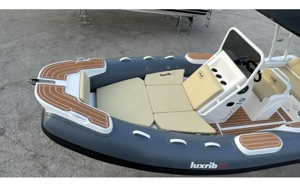 slider 4 Aqvaboats Lux Rib19