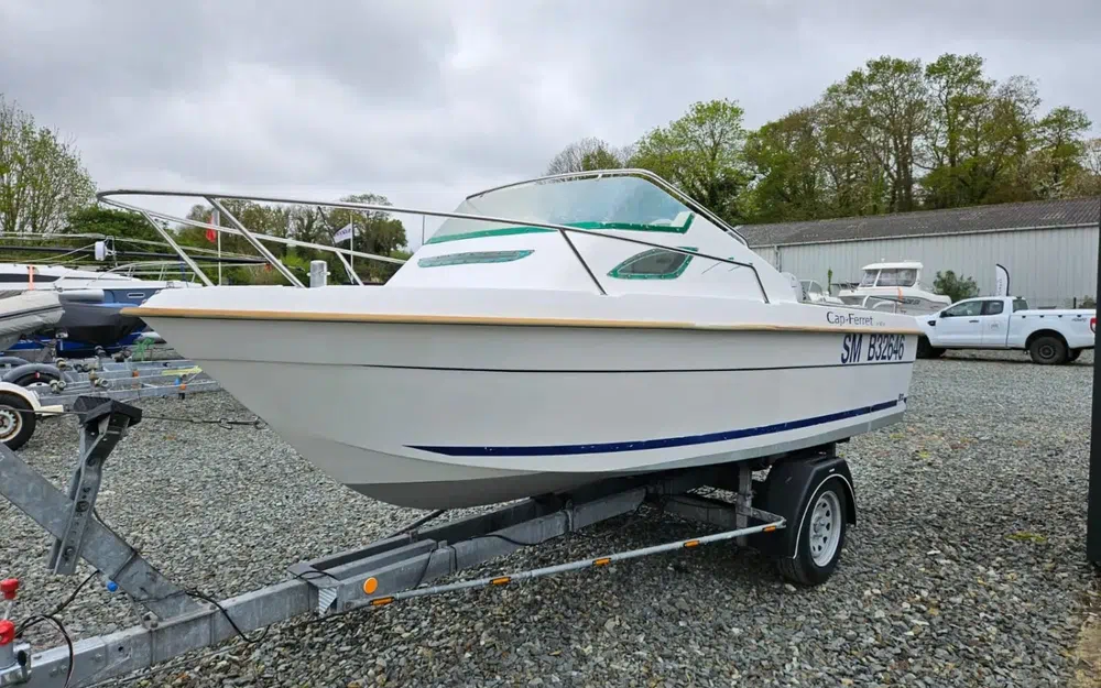 slider 1 B2 Marine Cap Ferret 500