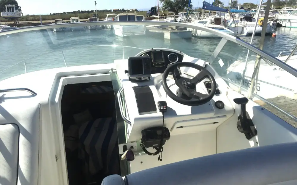 slider 4 Beneteau Flyer 701