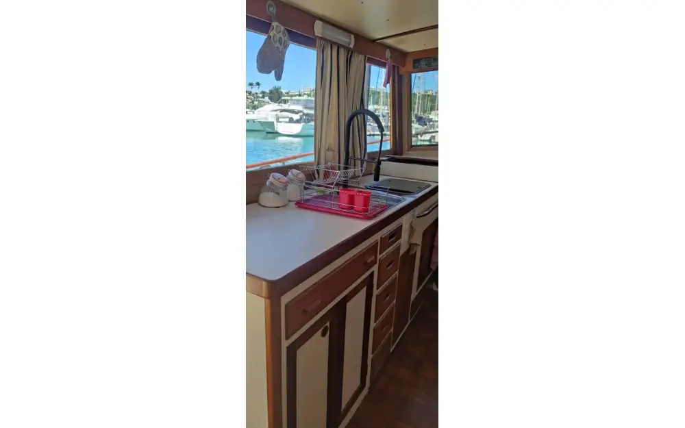slider 11 Grand Banks  42