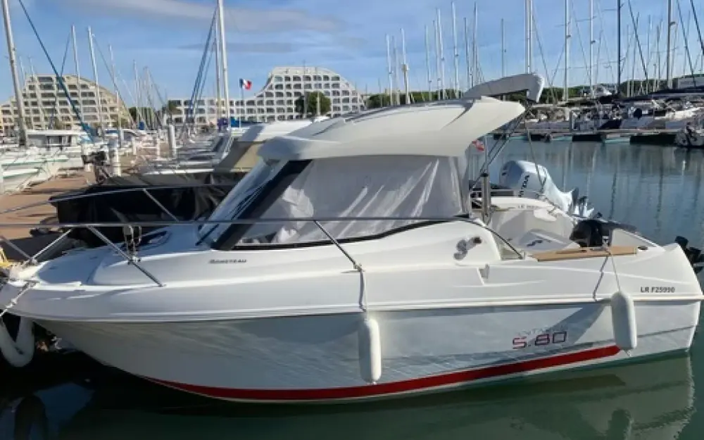 slider 0 Beneteau Antares 580