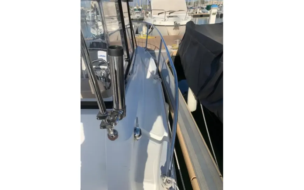 slider 11 Beneteau Antares 580