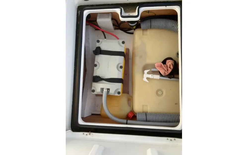 slider 16 Beneteau Antares 580