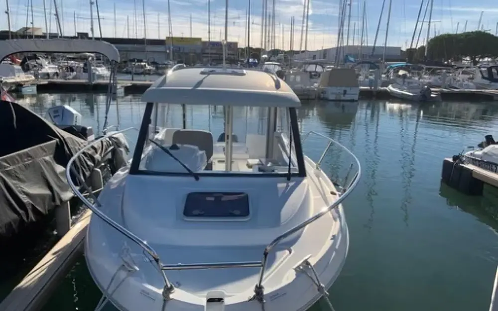 slider 1 Beneteau Antares 580