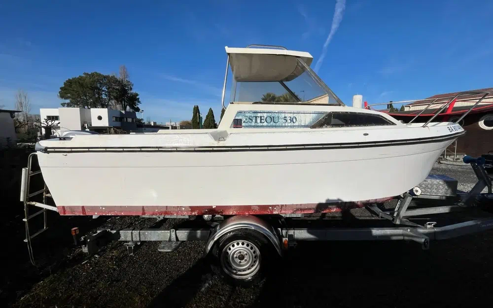 slider 0 Jeanneau Esteou 530