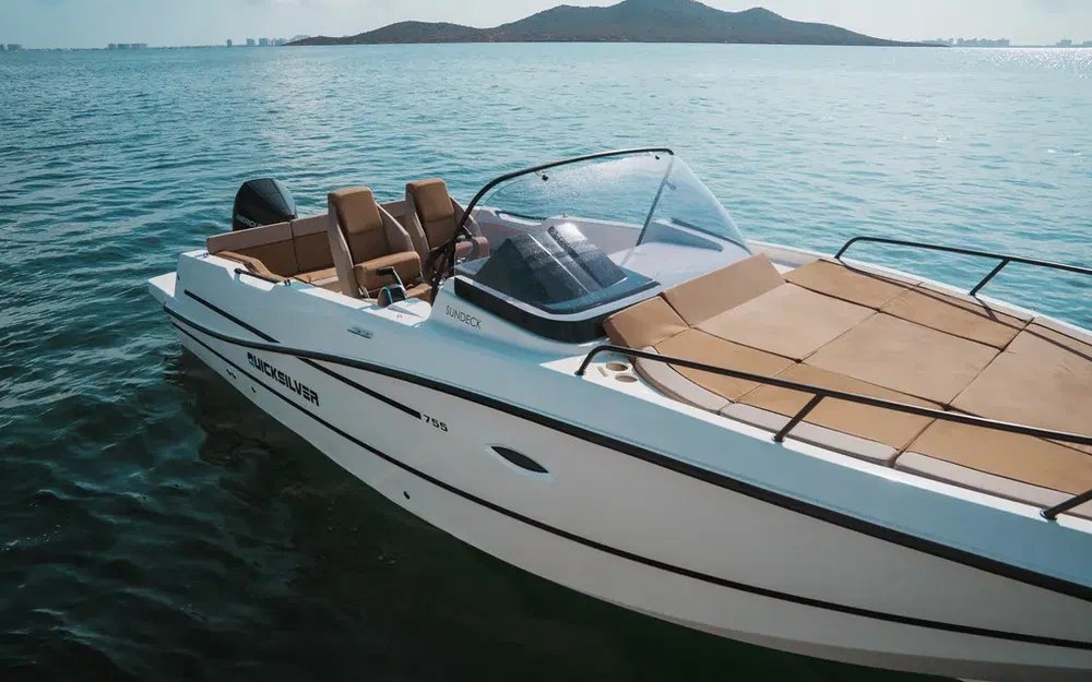 slider 4 Quicksilver Activ 755 Sundeck