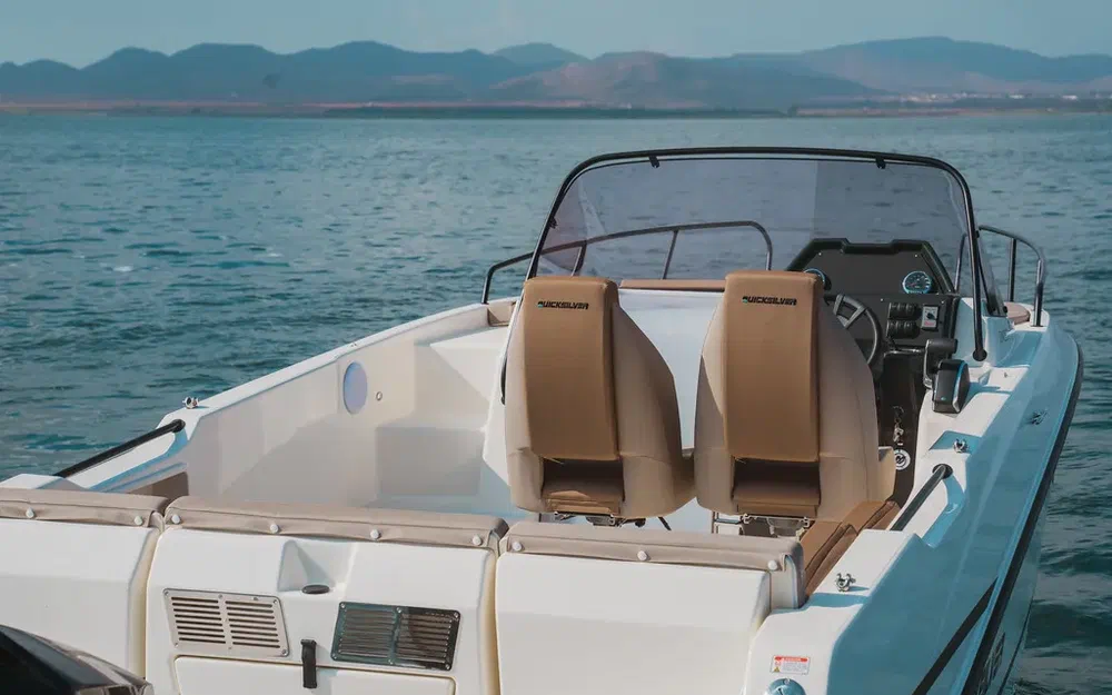 slider 6 Quicksilver Activ 755 Sundeck