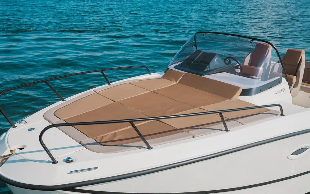 slider 8 Quicksilver Activ 755 Sundeck