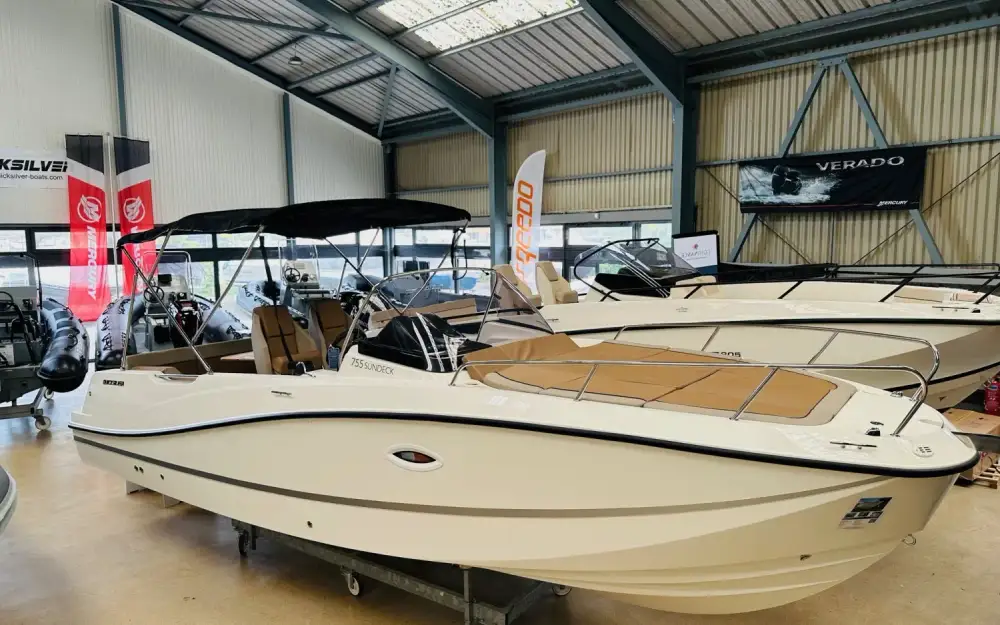 slider 3 Quicksilver Activ 755 Sundeck