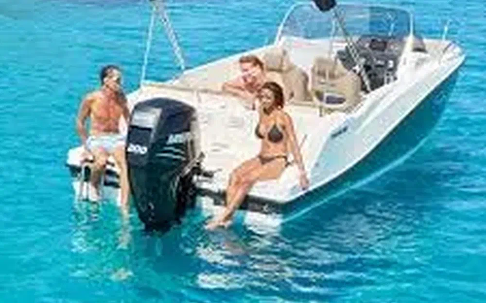 slider 10 Quicksilver 675 Sundeck