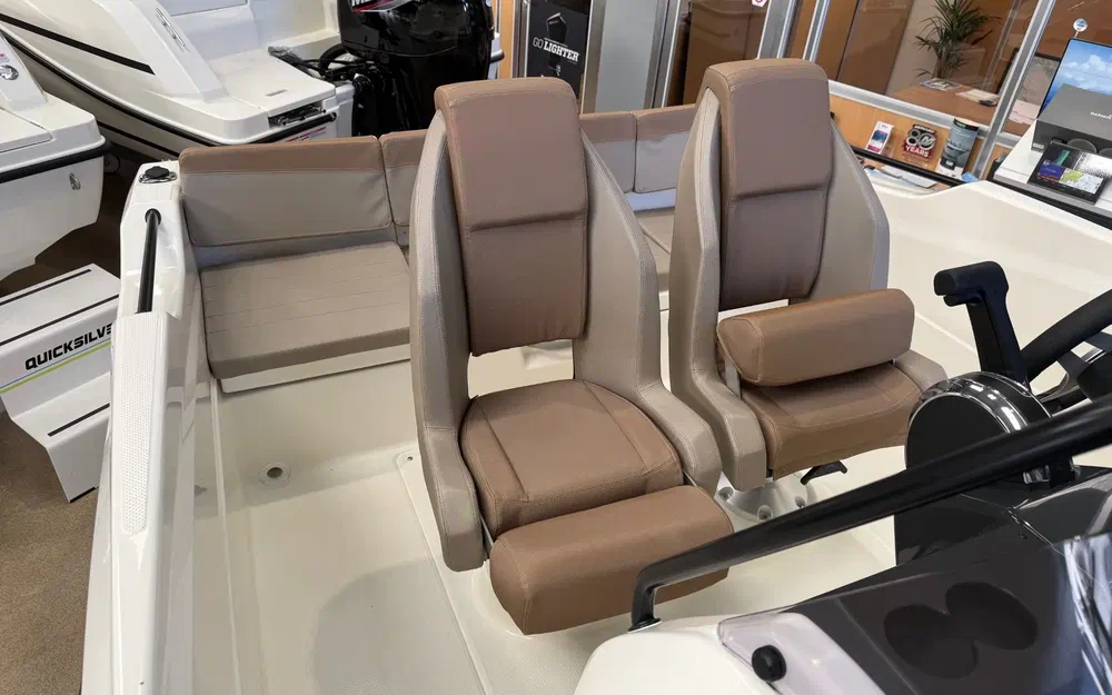 slider 17 Quicksilver Activ 555 Open