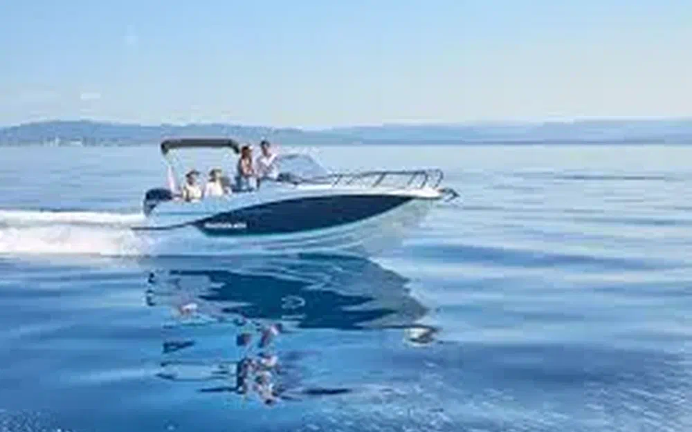 slider 6 Quicksilver 675 Cruiser