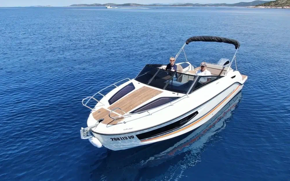 slider 8 Quicksilver Activ 755 Cruiser
