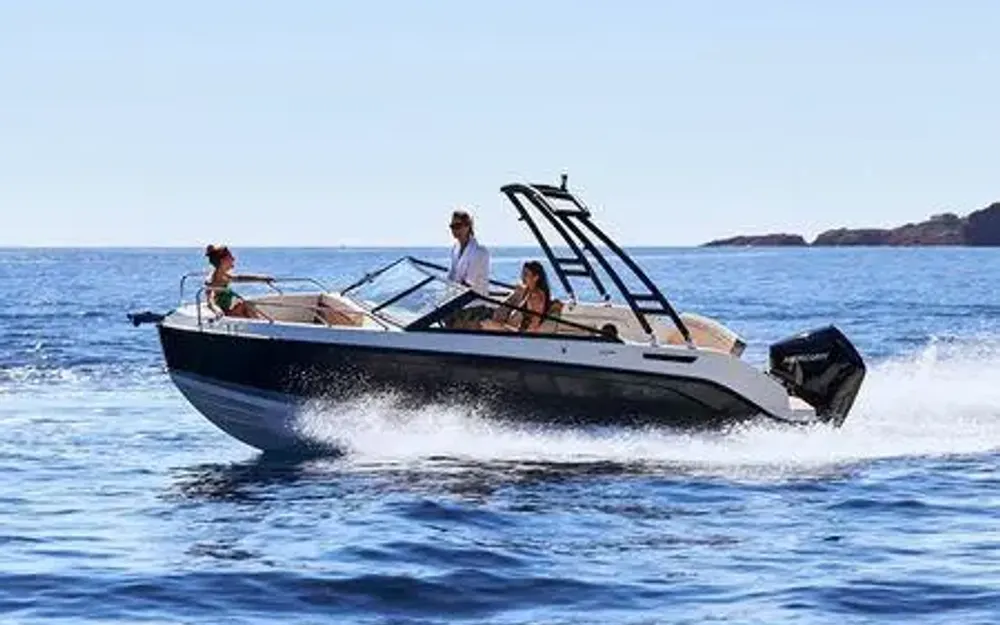 slider 0 Quicksilver  675Bowrider