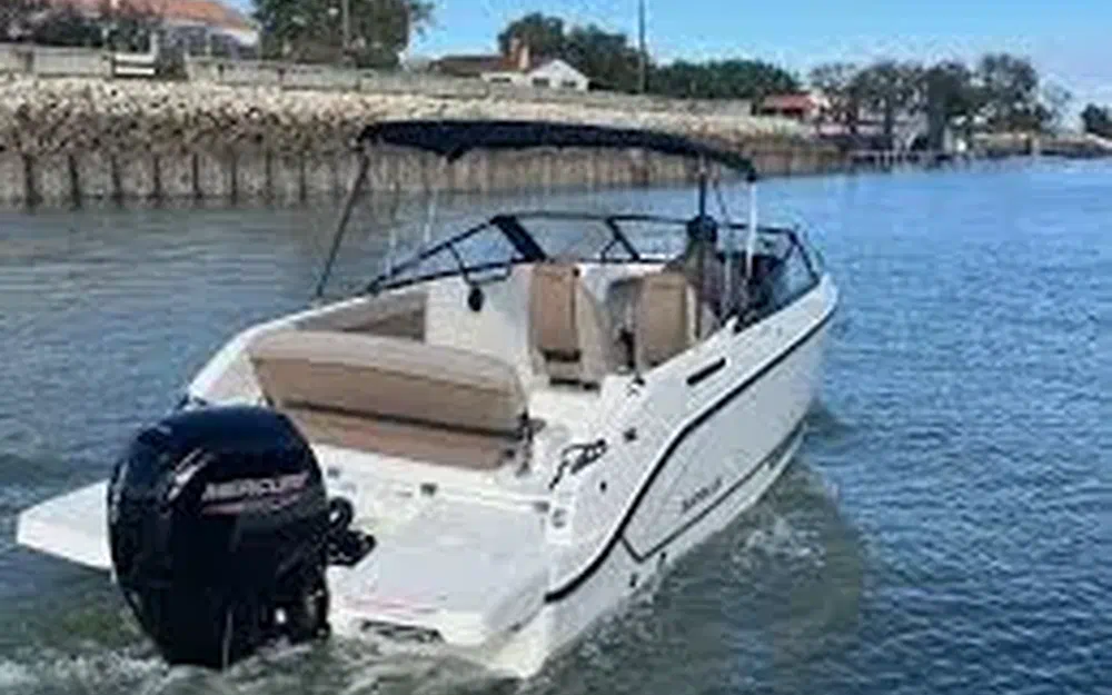 slider 8 Quicksilver 675 Bowrider