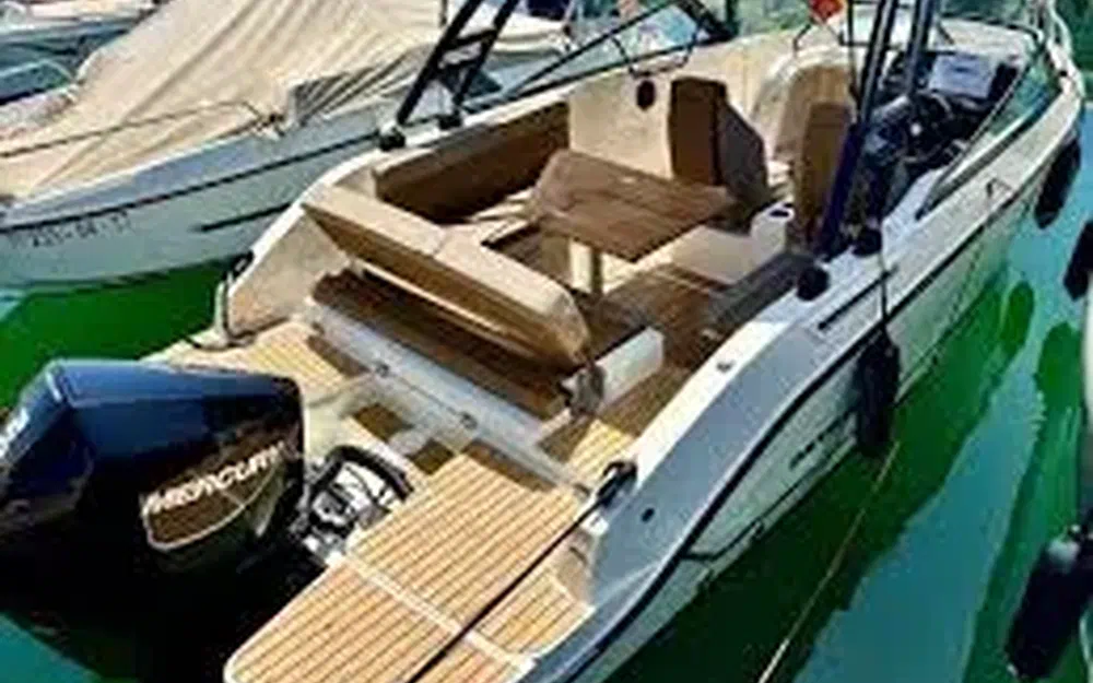 slider 2 Quicksilver 675 Bowrider