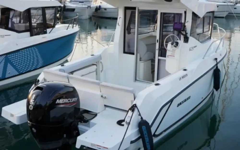 slider 7 Quicksilver Captur 625 Pilothouse - null