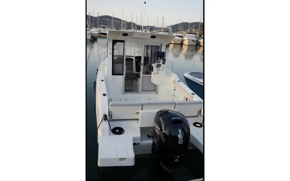 slider 6 Quicksilver Captur 625 Pilothouse - null