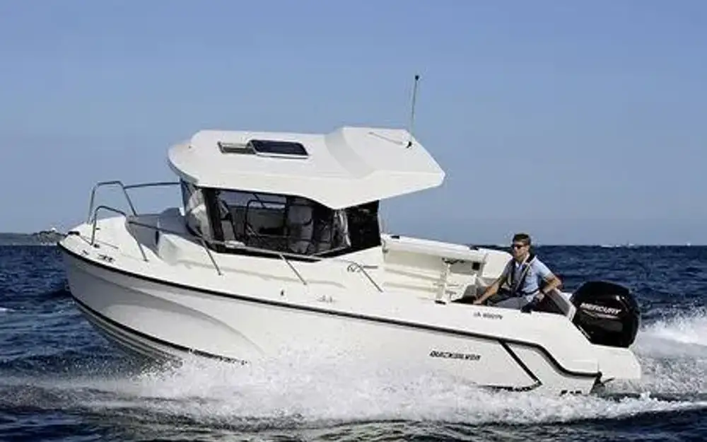 slider 0 Quicksilver Captur 625 Pilothouse